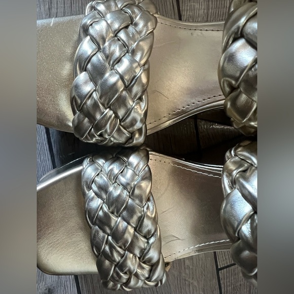 Wedge Heels - Picture 2 of 7